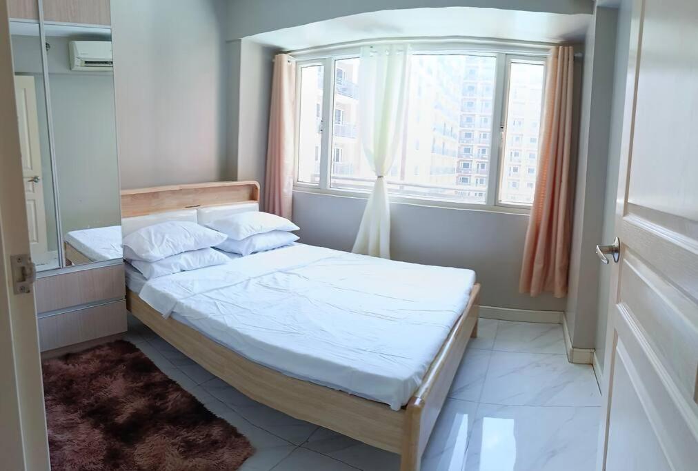 Monarch Parksuites - Balmoral Place Paranaque City Exteriér fotografie