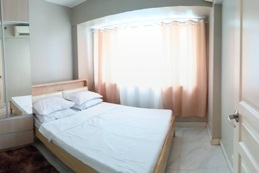 Monarch Parksuites - Balmoral Place Paranaque City Exteriér fotografie